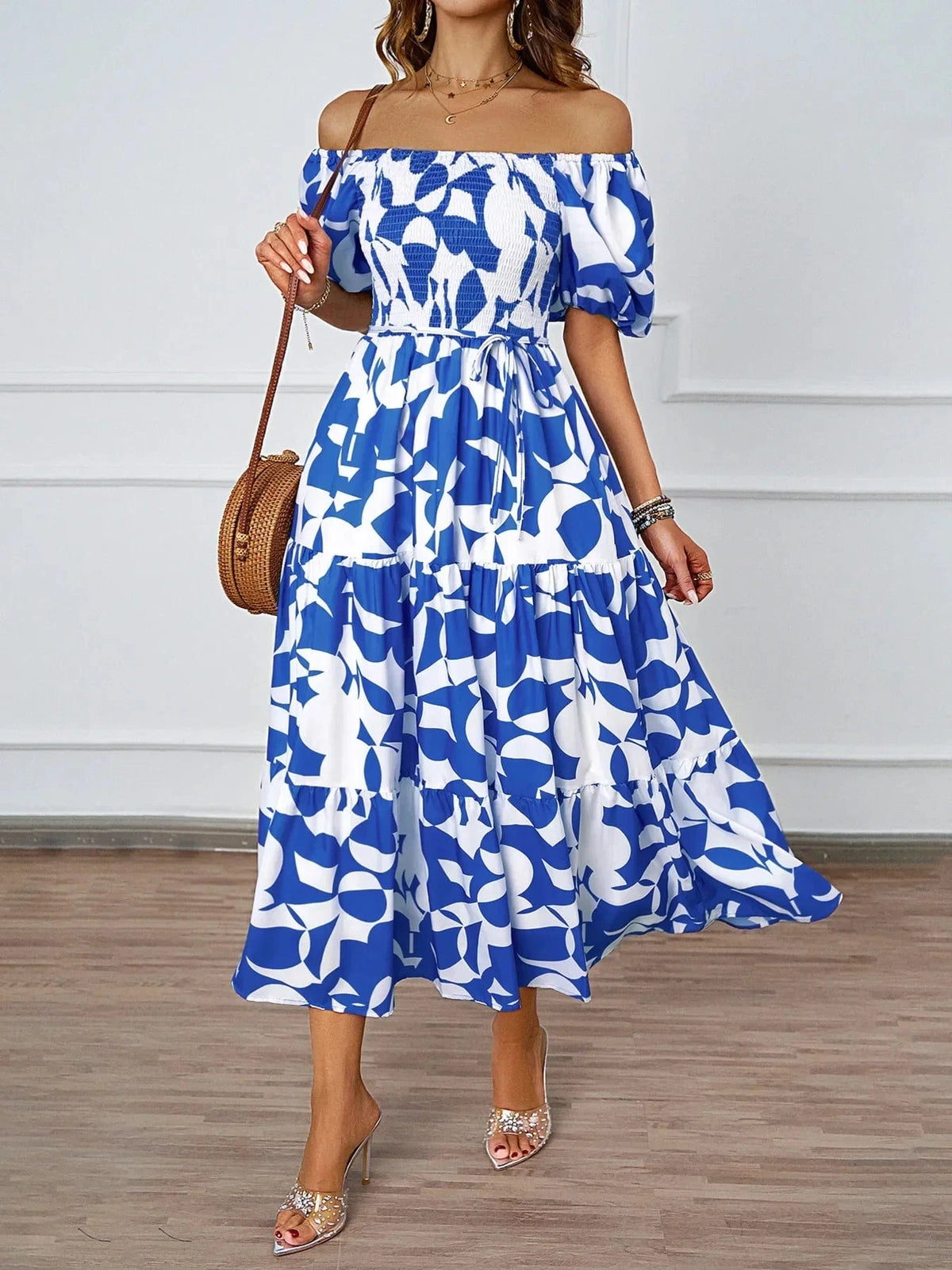 robe bohème à motifs floraux midi pour invité mariage champêtre, fluide et élégante pour l'été