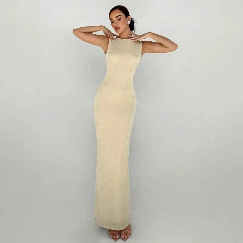 Robe longue moulante champagne soirée chic sans manches élégante femme invitée mariage événement