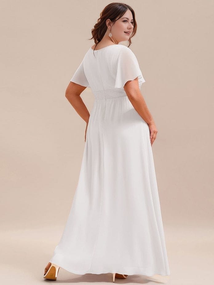 Robe longue blanche grande taille chic pour mariage invité, manches courtes, coupe évasée élégante