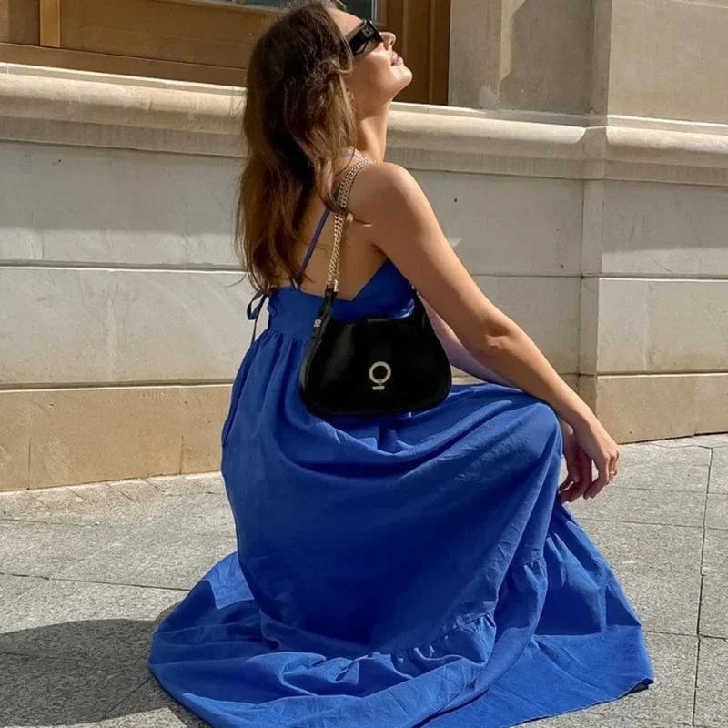 Robe été bohème longue bleu sans manches fluide femme accessoire sac noir bandoulière chaîne