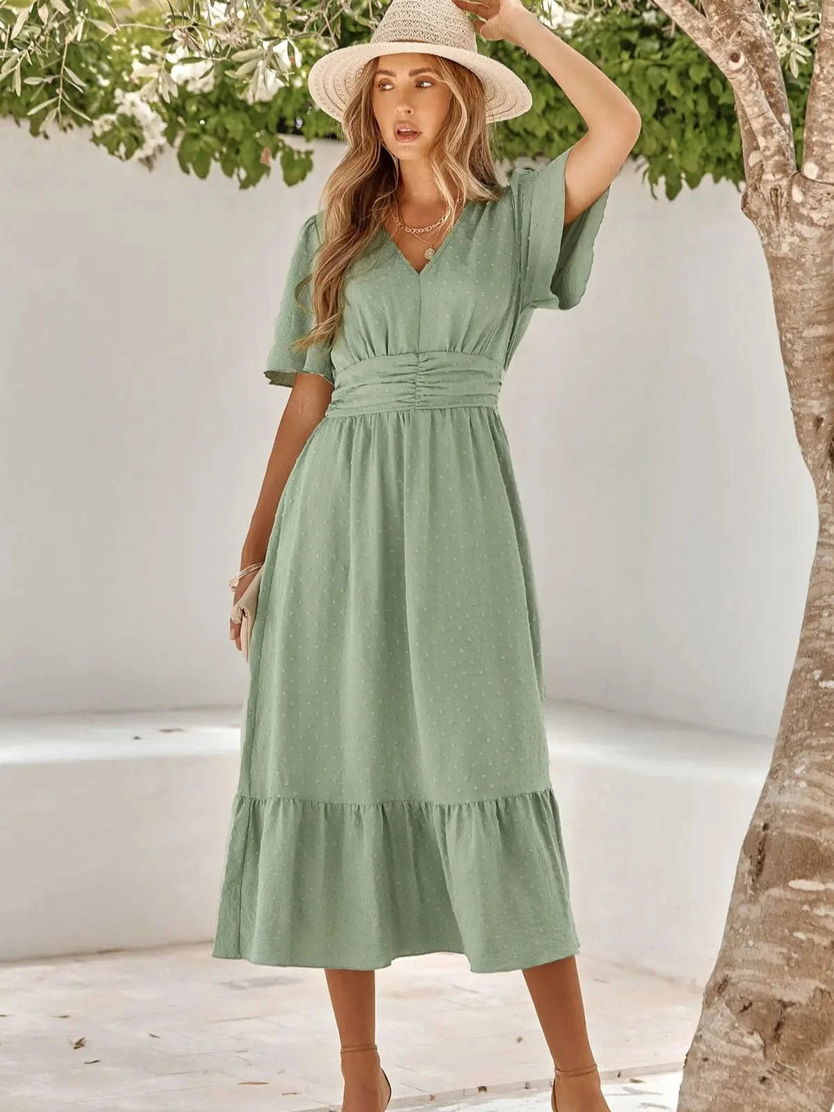 Robe été bohème midi verte manches courtes trapèze fluide pour plage ou cocktail avec chapeau femme