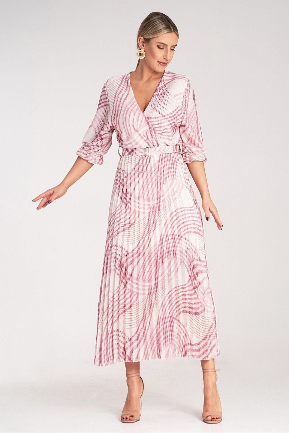Robe longue été fluide femme blanche et rose à motifs graphiques, manches trois-quarts, décolleté croisé, ceinture