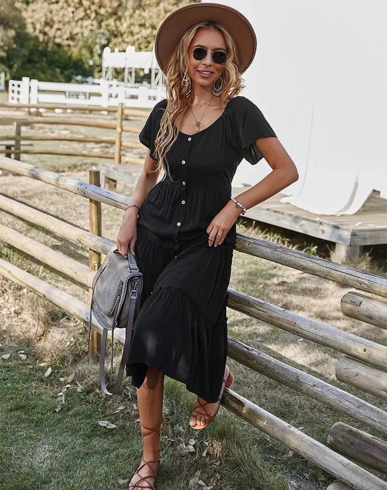 Robe noire midi bohème été manches courtes casual fluide femme avec sac à main, chapeau et lunettes de soleil