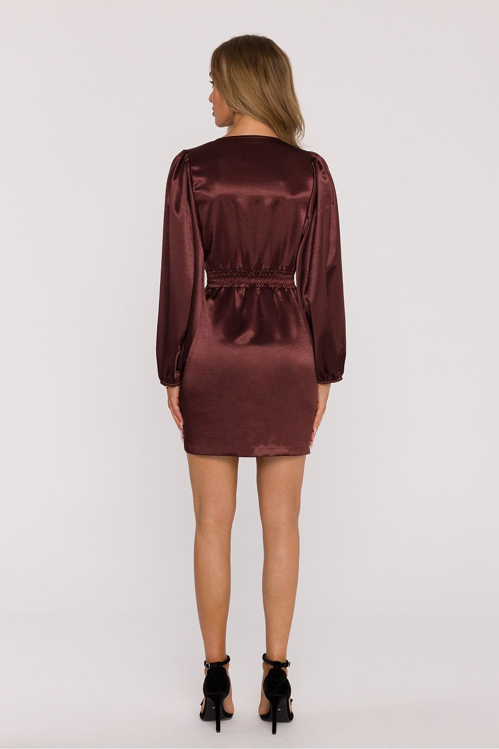 Robe courte soirée chic manches longues bordeaux style moulant élégante idéale pour cocktail ou mariage invité