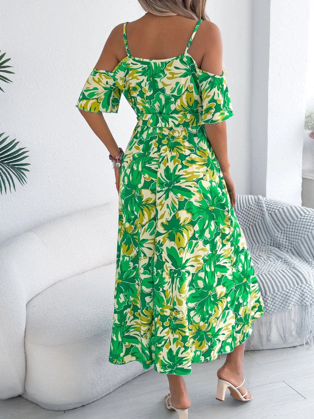 robe été bohème fleurie midi trapèze sans manches parfaite pour une journée plage ou un baptême