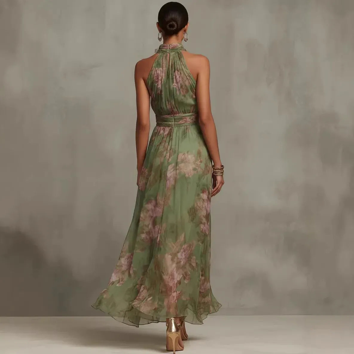 Robe d'été fluide verte à col licou