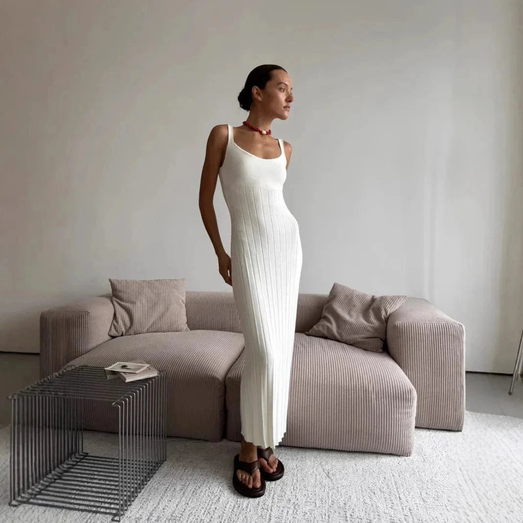 Robe longue blanche en maille fluide femme chic sans manches été décolleté idéale pour mariage ou cocktail