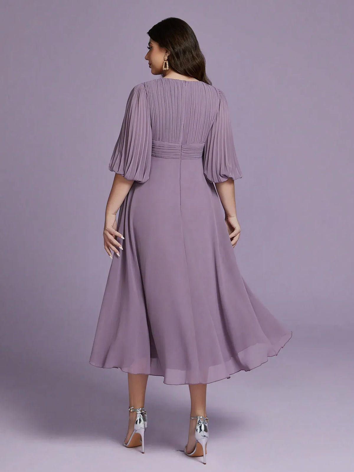 Robe d'invitée au mariage grande taille lilas