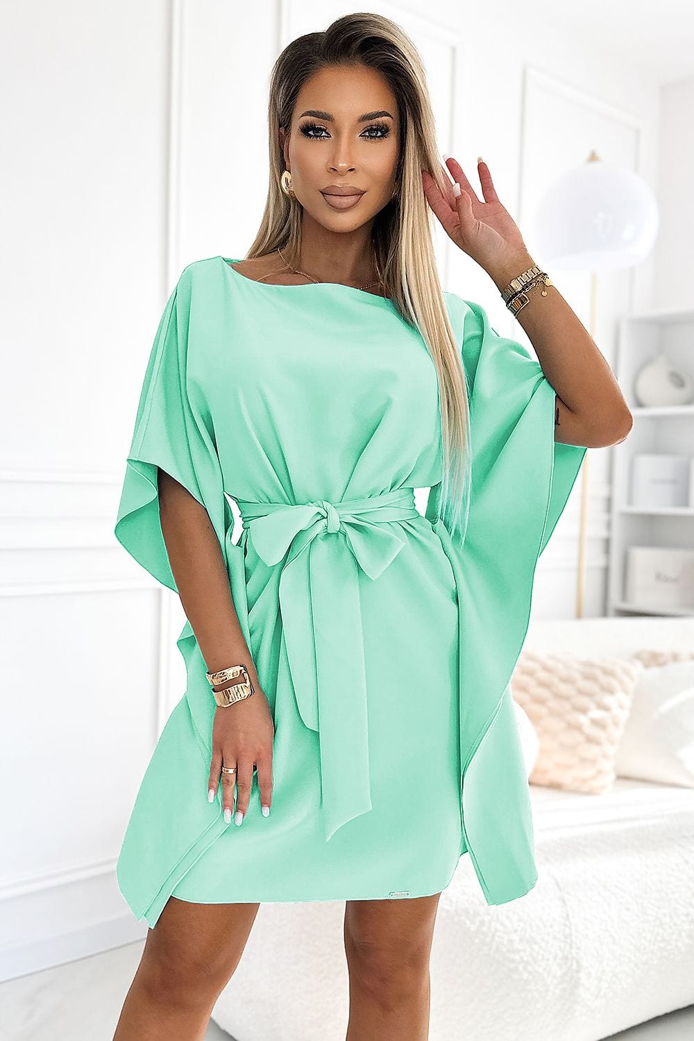 robe cocktail courte chic fluide manches courtes rose poudré pour soirée élégante ou mariage invité