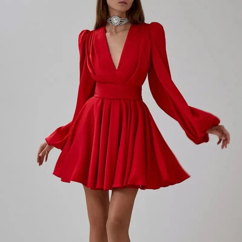 Robe de soirée chic courte rouge manches longues décolleté fluide femme élégante idéale événement festif