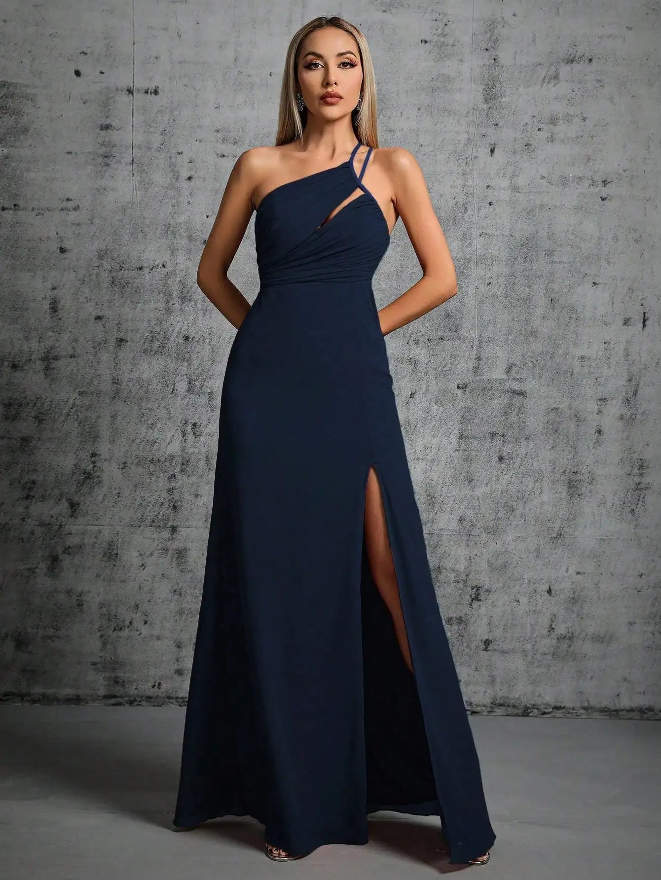 Robe de gala longue bleue marine avec fente