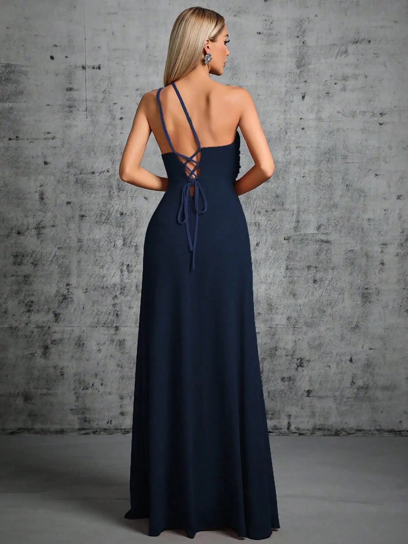 Robe de gala longue bleue marine avec fente