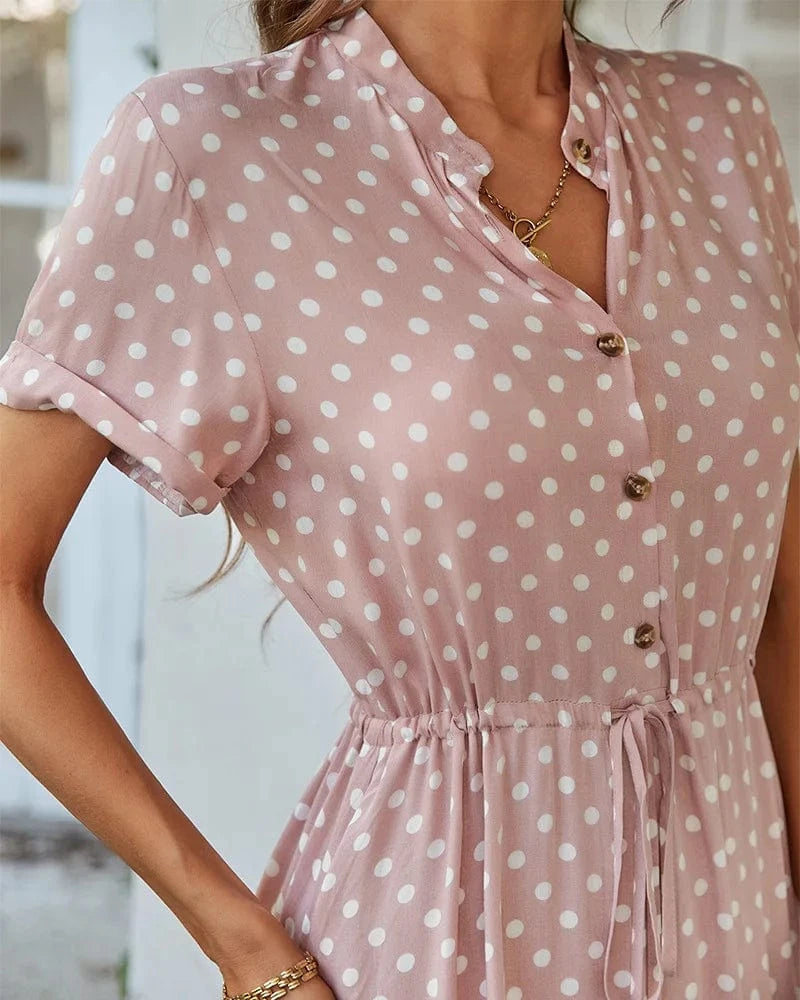 Robe été bohème rose à pois blancs, manches courtes et boutonnée, fluide mi-longue style casual chic