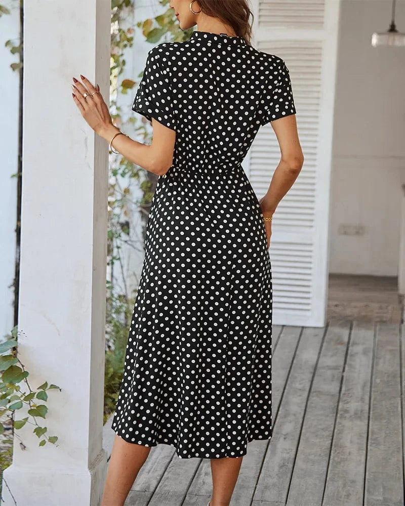 Robe été bohème noire à pois blancs, midi, manches courtes, fluide, idéale pour look casual ou plage