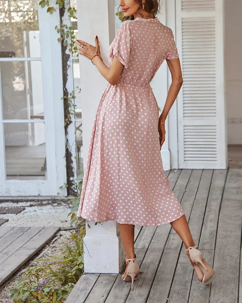 Robe été bohème rose à pois blancs midi fluide manches courtes parfaite pour une tenue casual élégante