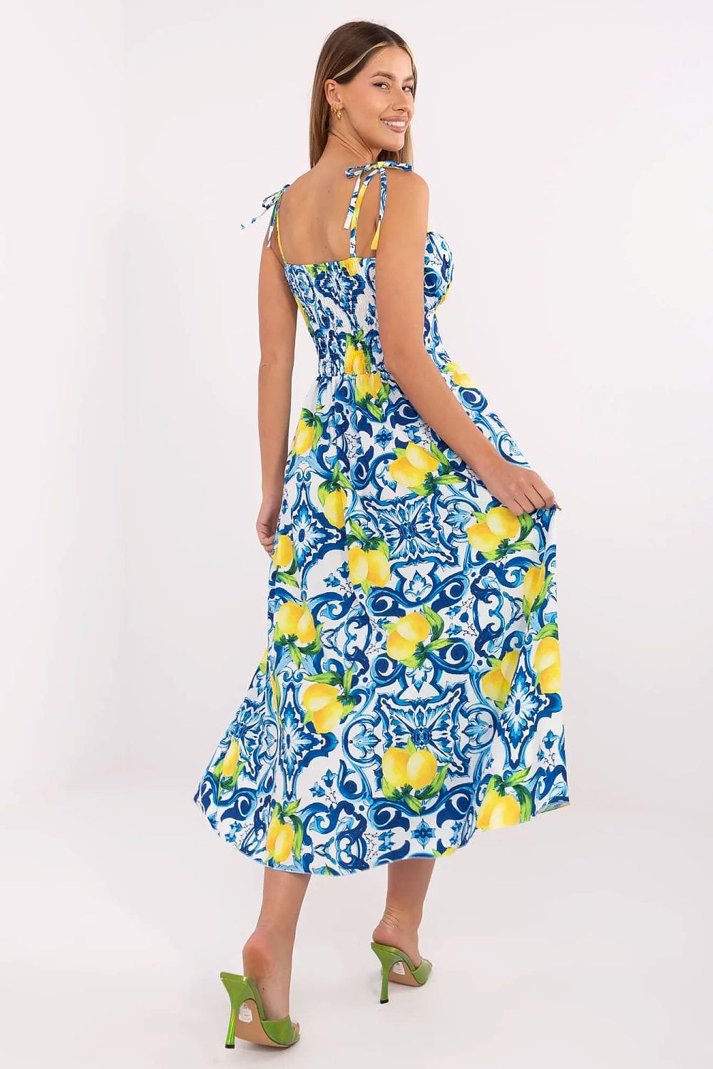Robe été bohème longue fleurie blanche et bleu motifs citrons bretelles femme élégante plage casual