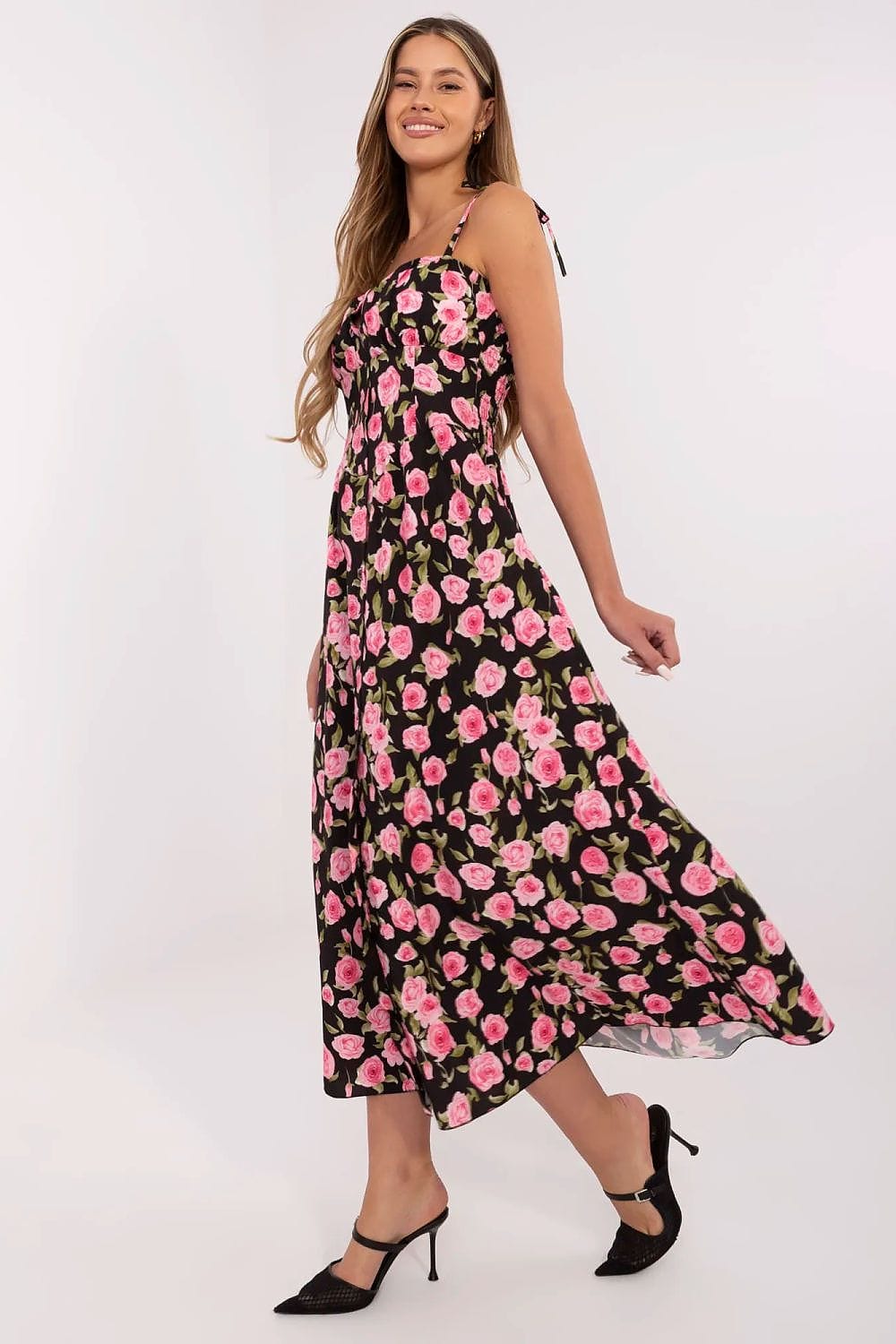 Robe été bohème fleurie noire midi trapèze sans manches idéale mariage invité ou soirée décontractée