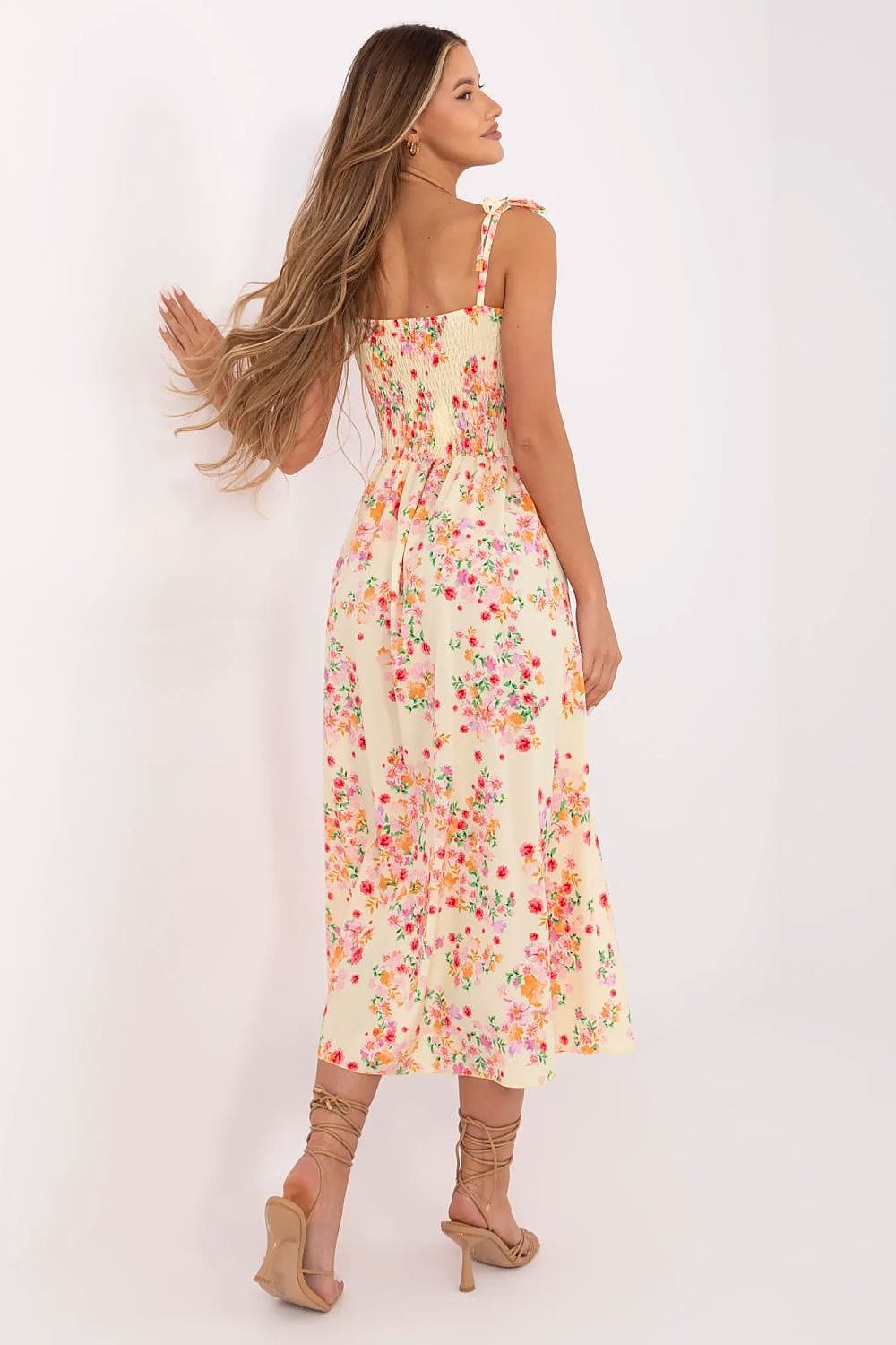 Robe été bohème fleurie longue fond beige à bretelles, idéale pour mariage invité ou sortie champêtre