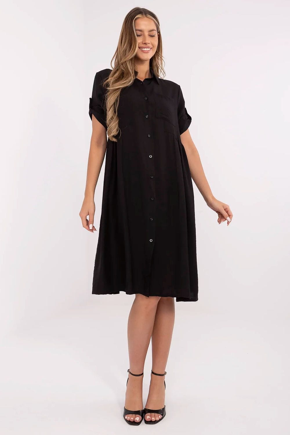 Robe chemise noire midi fluide décontractée manches courtes pour été ou sortie casual femme tendance
