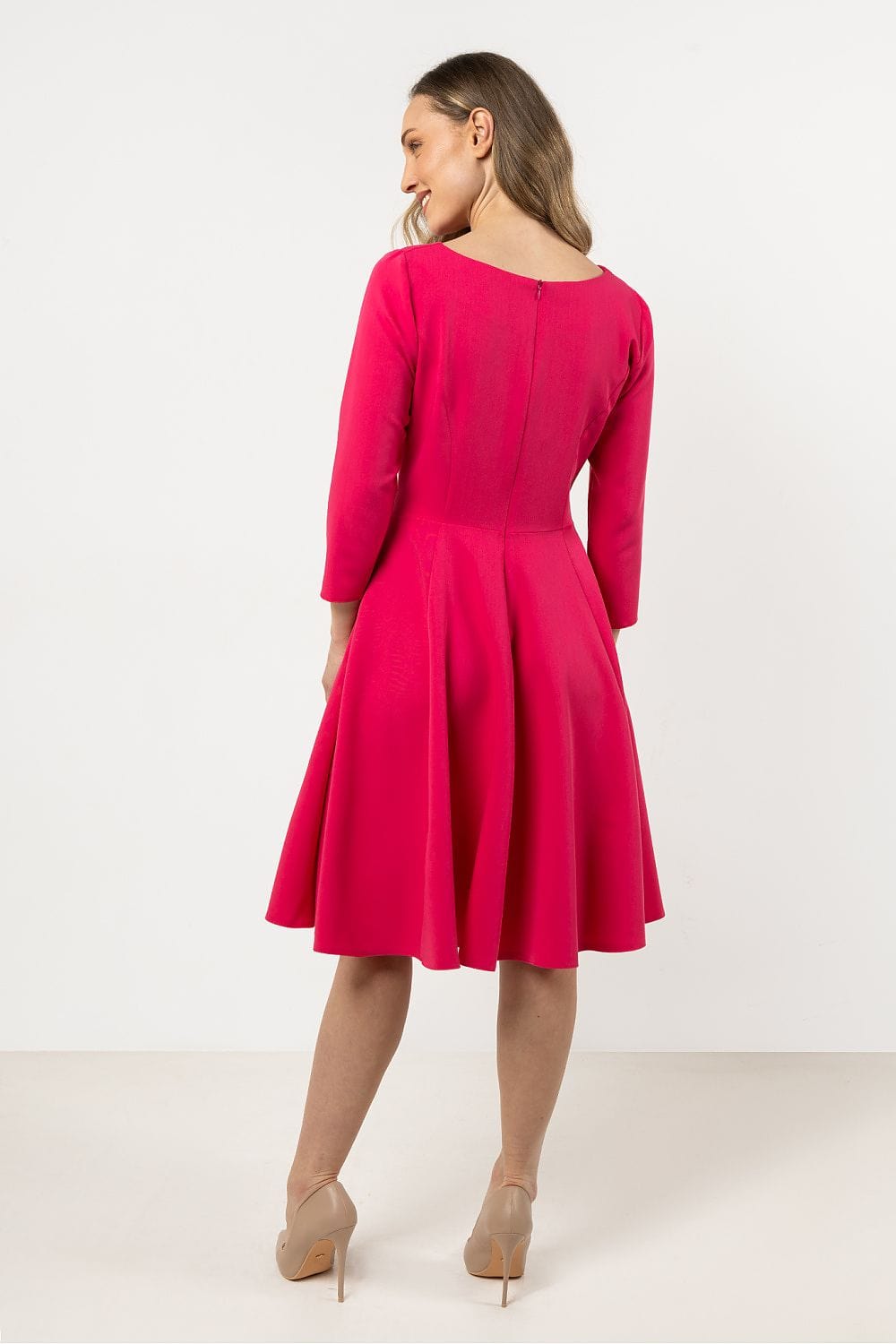 Robe de soirée chic midi rose manches longues évasée idéale pour évènement cocktail ou anniversaire élégant