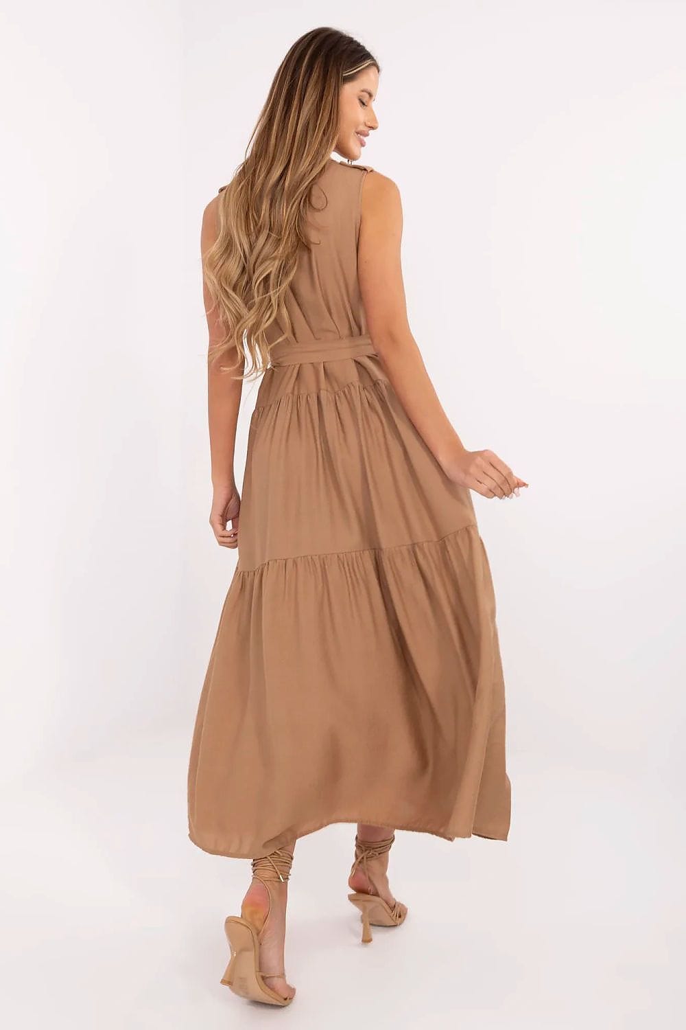 Robe longue bohème beige sans manches fluide été, parfaite pour un look casual chic élégant et décontracté
