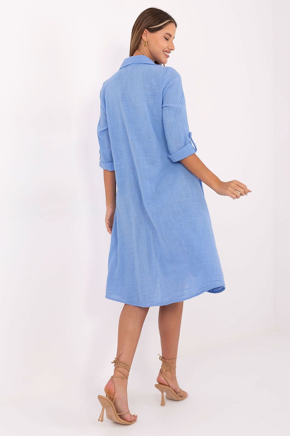 Robe casual chemise bleue midi fluide manches longues col ouvert idéale pour l’été ou une sortie plage