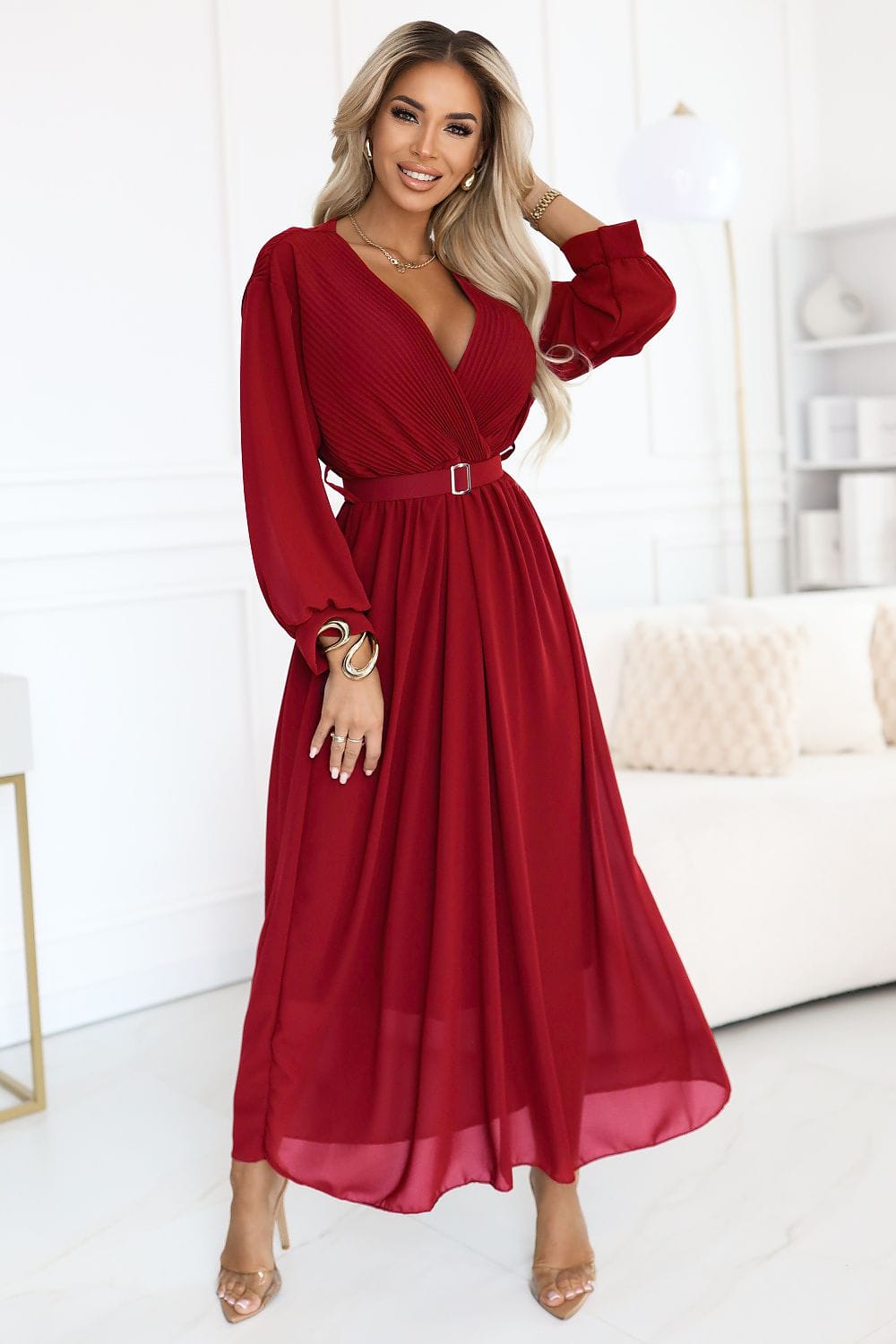 Robe de soirée chic longue rouge décolleté ceinturée à manches longues élégante idéale mariage ou cocktail