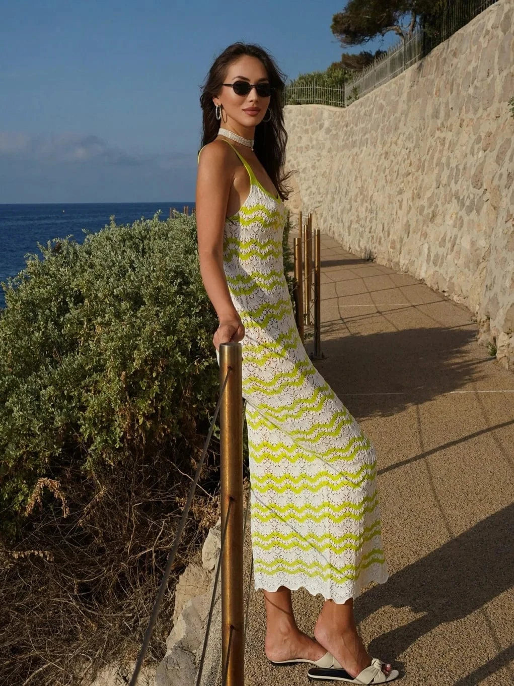Robe été bohème longue blanche et jaune fluide femme sans manches plage chic décontractée tendance