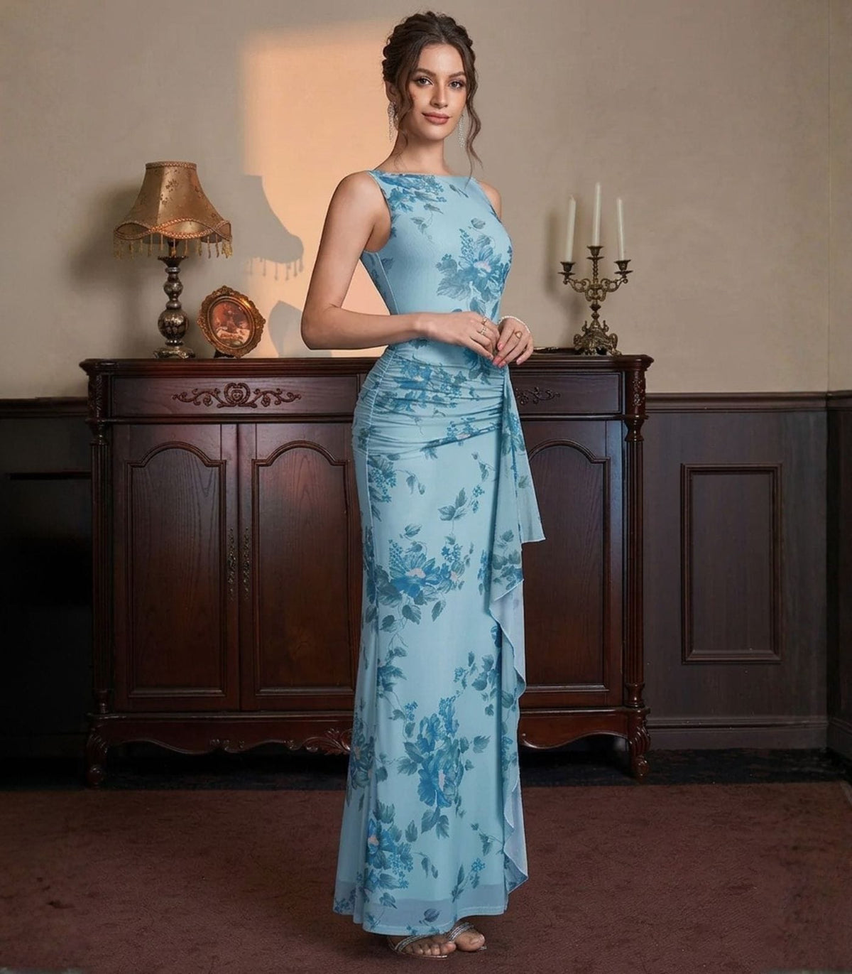Robe de soirée bleu clair à motif floral