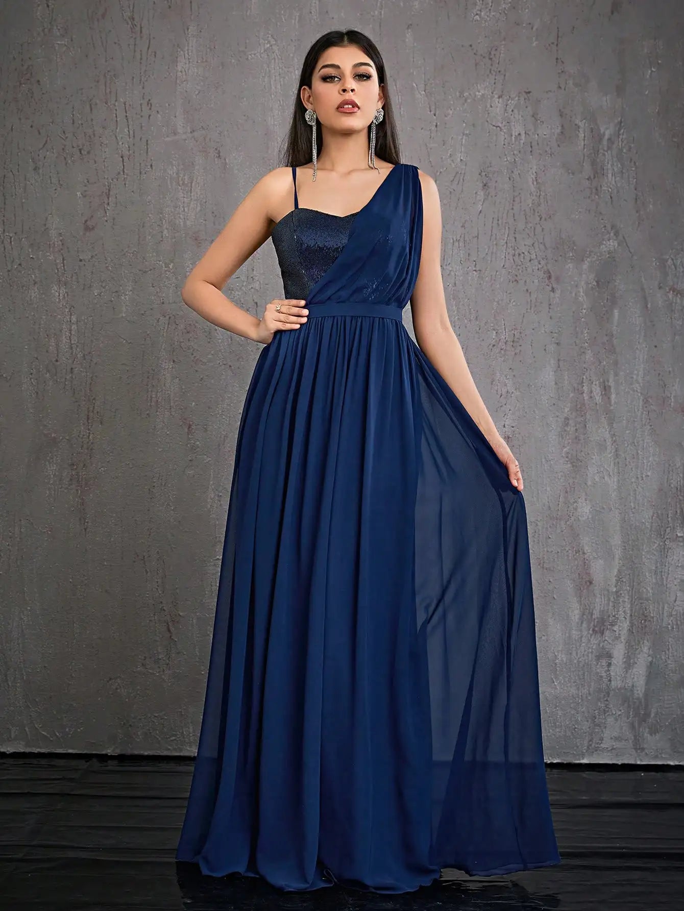 Robe de soirée bleue marine longue haut à paillettes