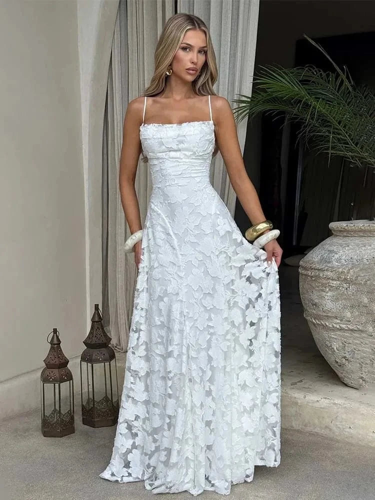 Robe longue blanche gala chic fleurie sans manches silhouette princesse élégante pour soirée ou mariage