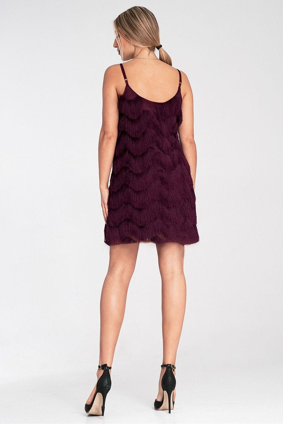 Robe de soirée courte bordeaux évasée à franges sans manches style chic idéale pour cocktail ou nouvel an
