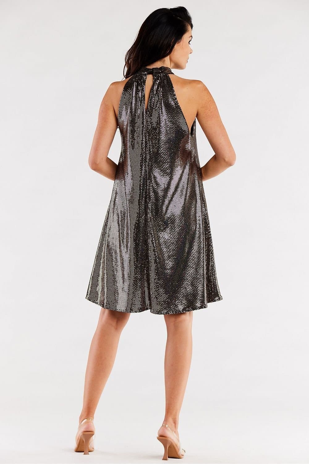 Robe soirée paillette dorée courte sans manches pour cocktail et nouvel an, idéale pour briller lors d'événements festifs.