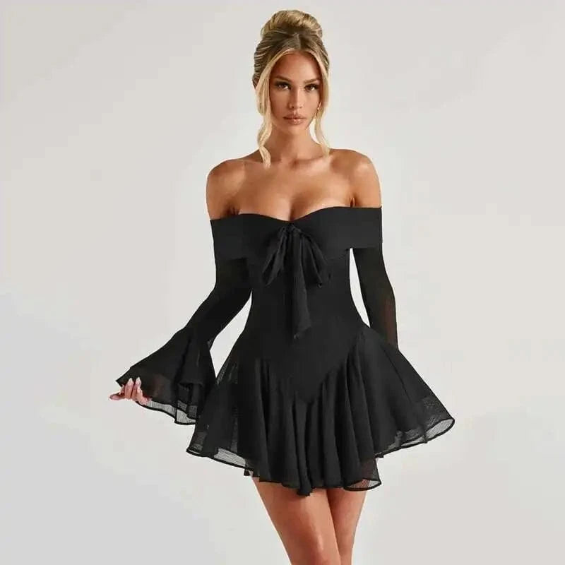 Robe de soirée sexy noire courte moulante épaules dénudées manches longues évasées décolleté tendance femme