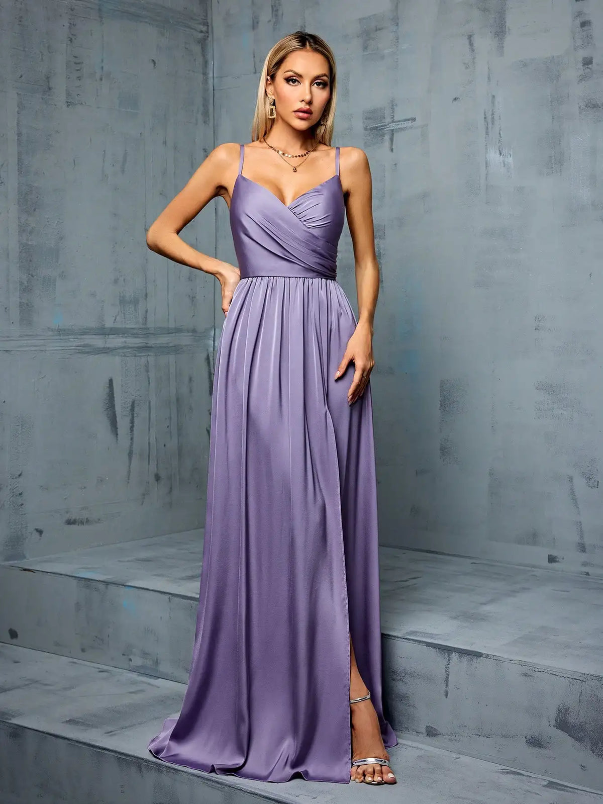Robe de soirée lilas satinée longue