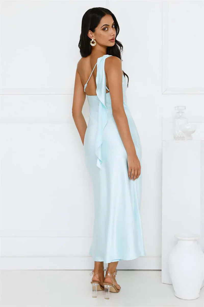 Robe de soirée longue à une épaule en satin
