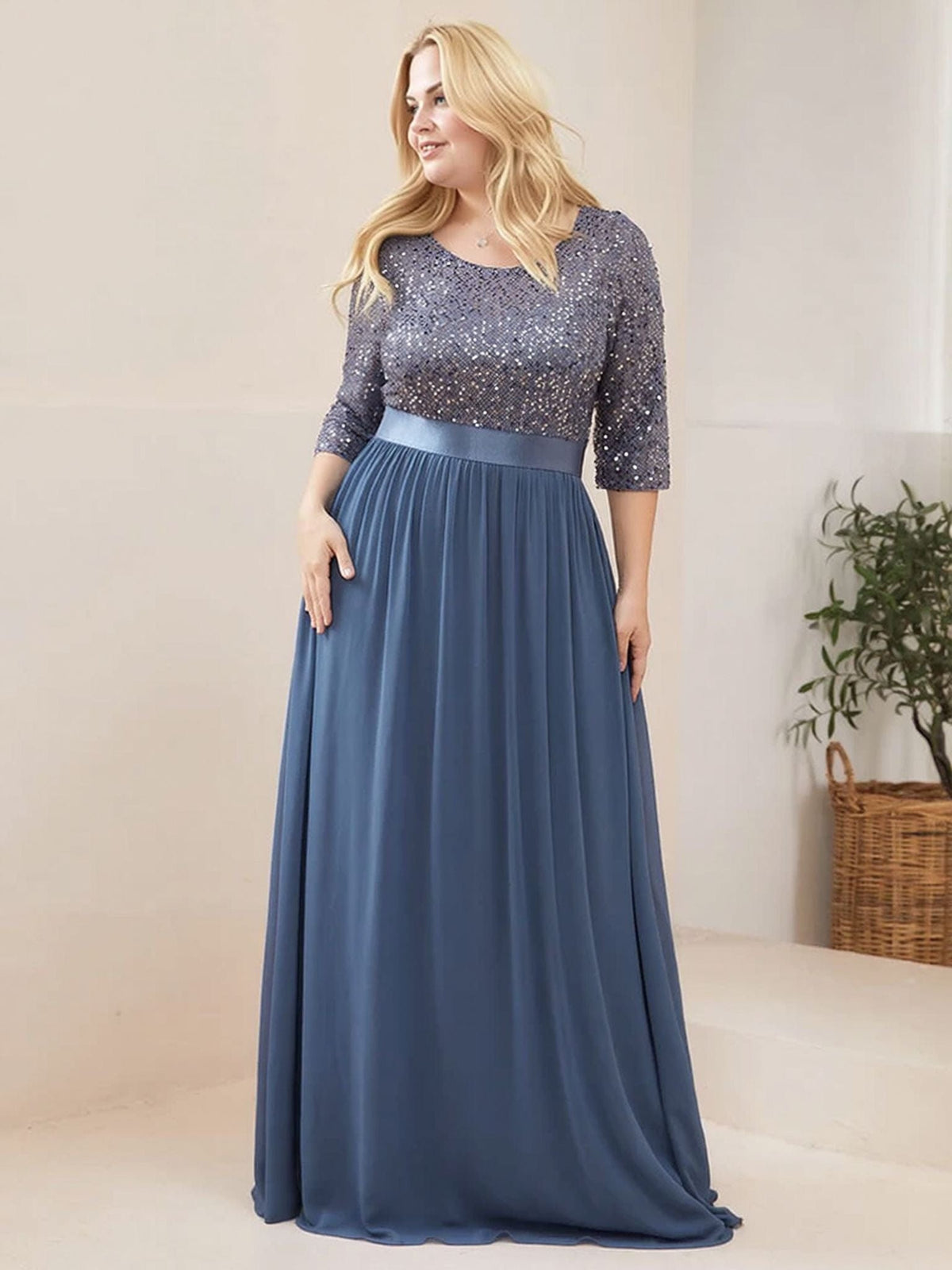 Robe de soirée grande taille chic bleu longue manches trois quarts femme élégante plissée décolletée