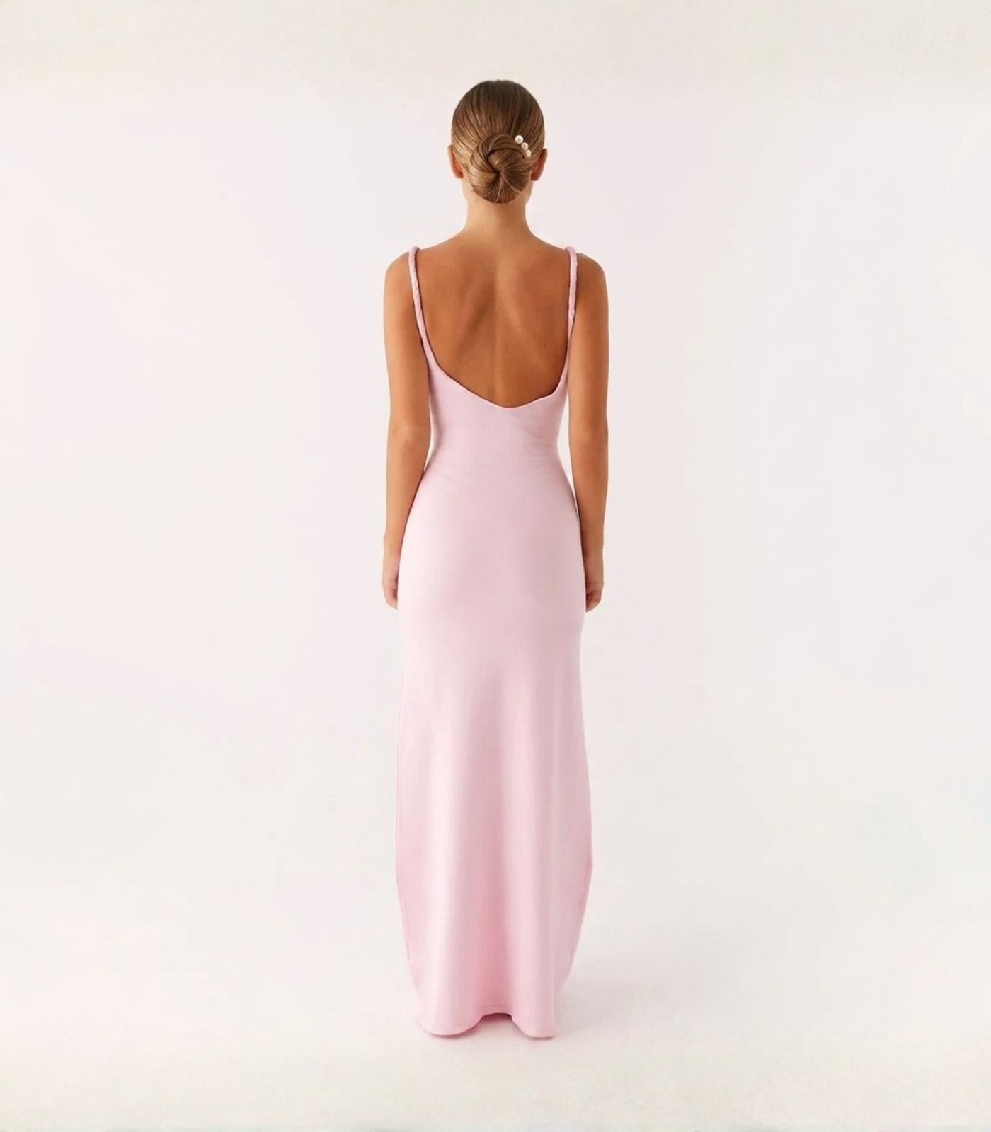 Robe de soirée longue et fluide à bretelles torsadées
