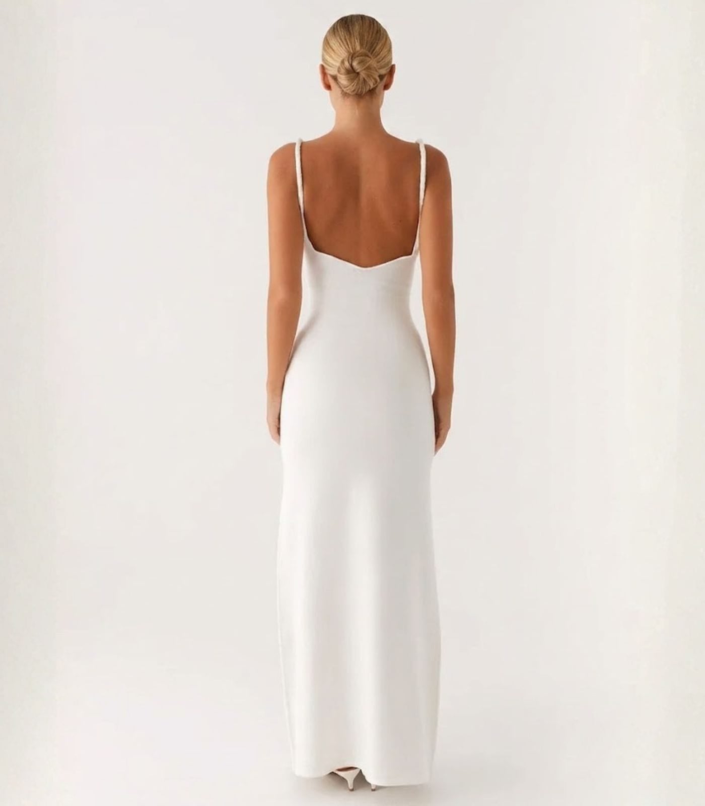 Robe de soirée longue et fluide à bretelles torsadées