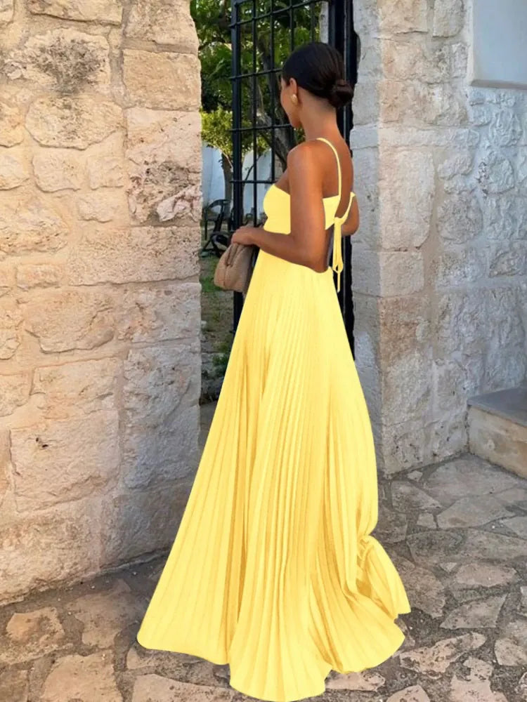 Robe de soirée longue plissée dos nu