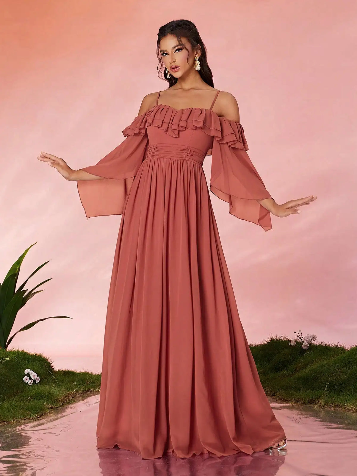 Robe de soirée longue terracotta avec col à volants manches longues