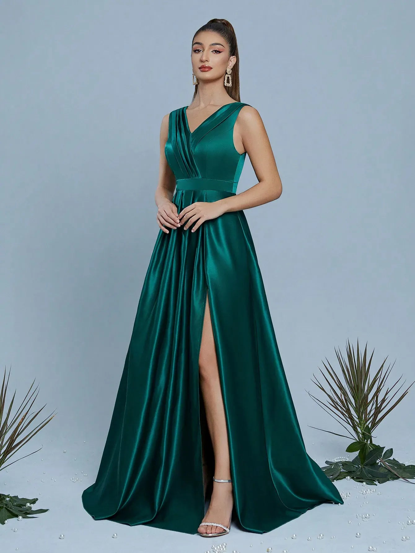 Robe de soirée longue verte avec fente haute