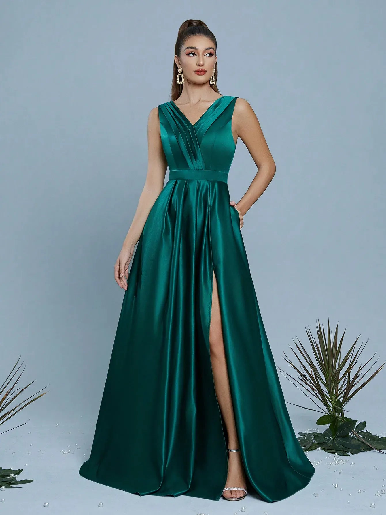 Robe de soirée longue verte avec fente haute