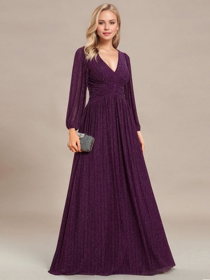 Robe de soirée longue trapèze violette manches longues chic avec pochette élégante, parfaite pour mariage invité