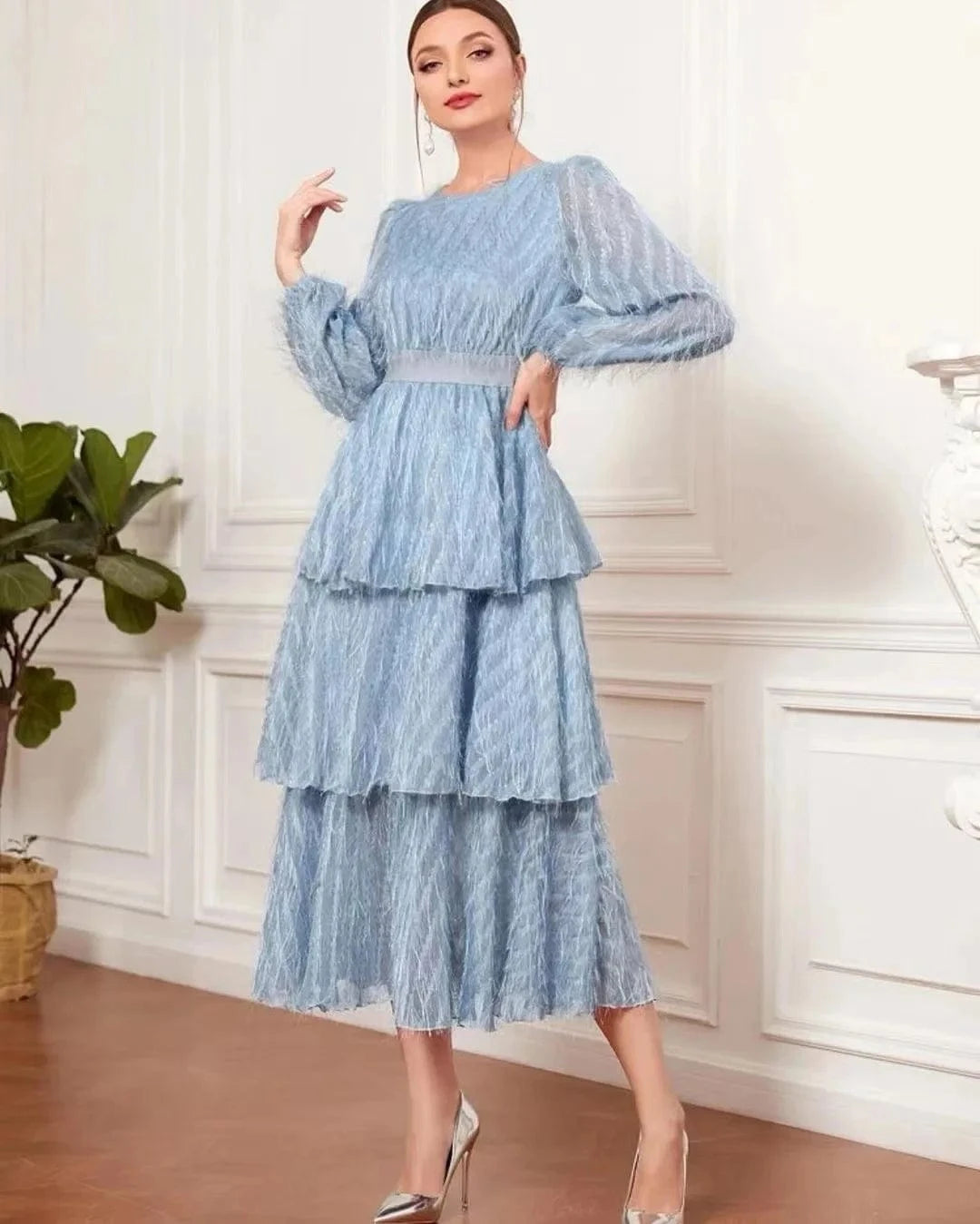 Robe de soirée chic bleu midi évasée manches longues fluide femme invitée mariage élégant tendance