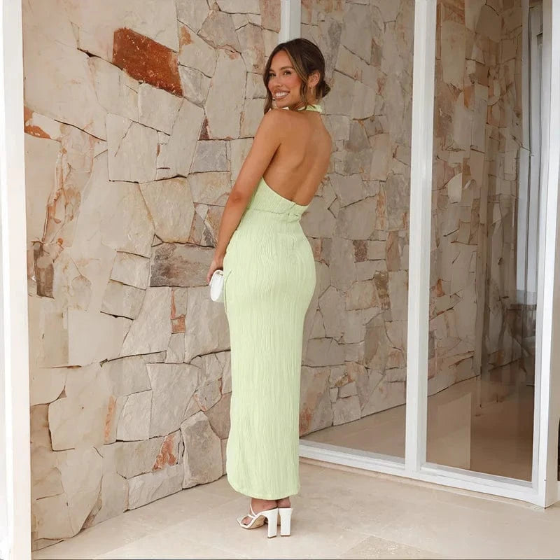 robe dos nu soirée mariage longue élégante chic couleur champagne silhouette trapèze sans manches