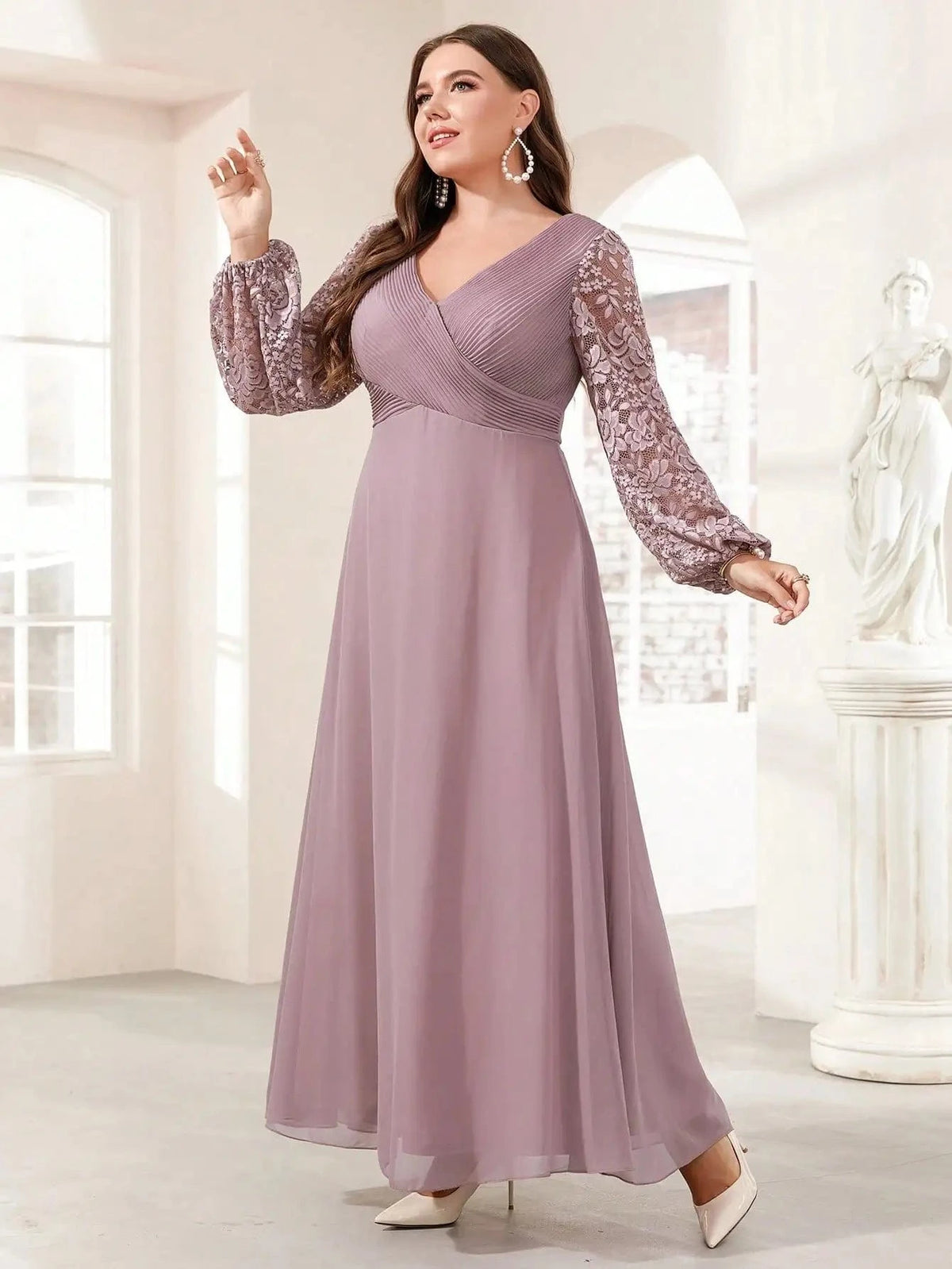 robe de soirée mariage grande taille longue chic noire trapèze manches courtes élégante et féminine