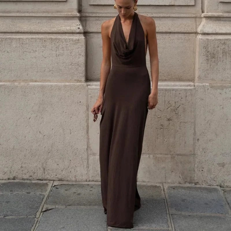 Robe longue soirée dos nu marron moulante chic décolleté fluide sans manches élégante pour évènement