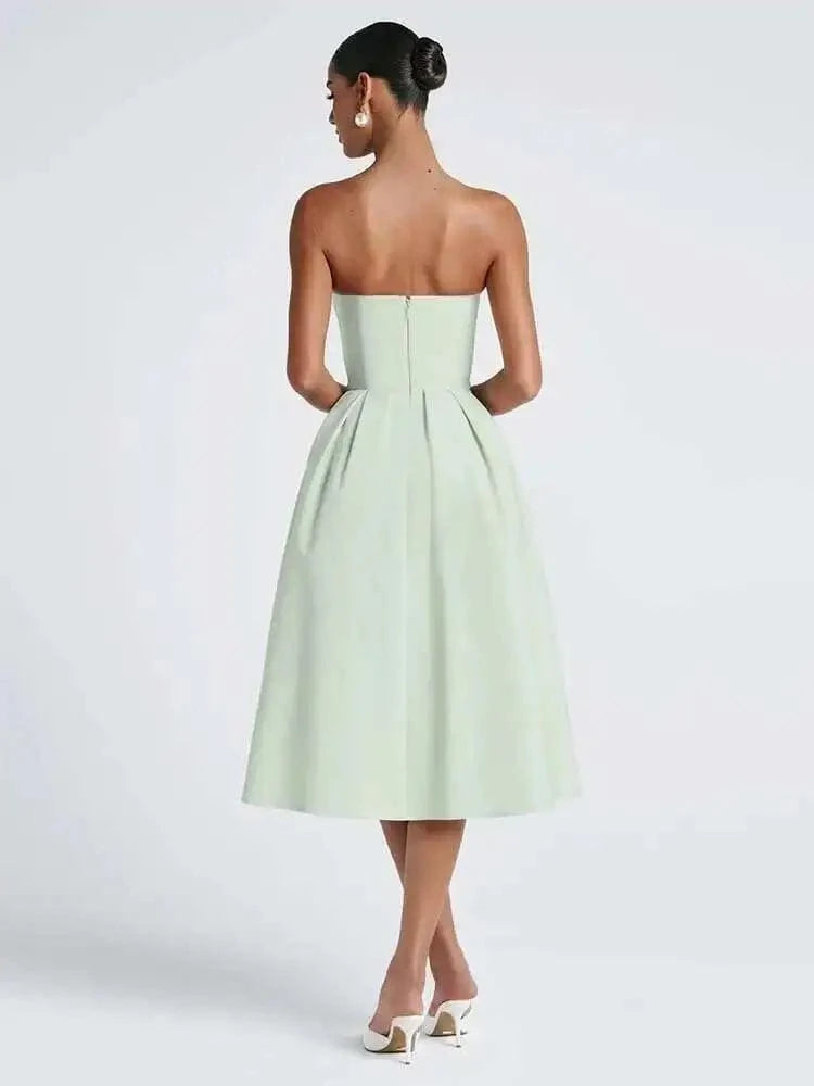 Robe bustier midi verte élégante pour mariage invitée chic, coupe trapèze sans manches et dos nu