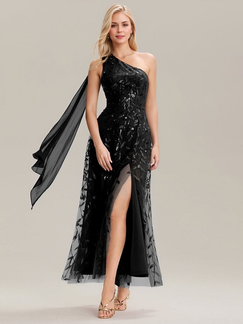Robe de soirée chic noire longue asymétrique avec fente et manches une épaule pour mariage ou gala élégant